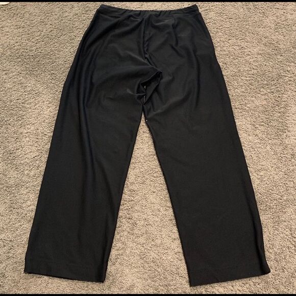 Lucy wide leg work out pants - Picture 3 of 4